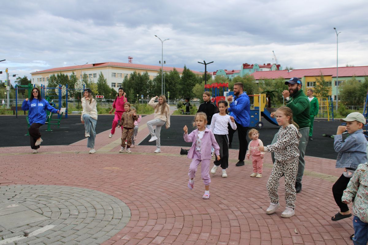 Всероссийская соседская зарядка объединила жителей ЯНАО