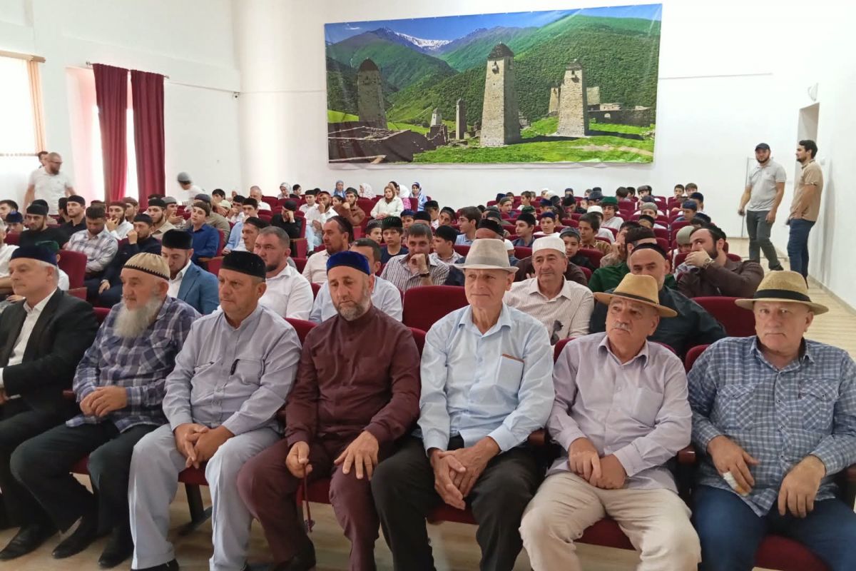 В Инарках обсудили, как передавать молодёжи духовные и культурные ориентиры