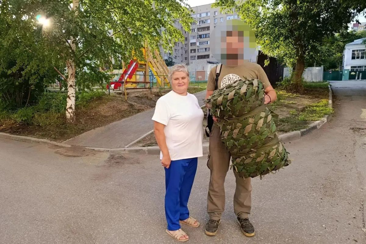 Активисты «Единой России» передали бойцам на СВО маскировочные сети