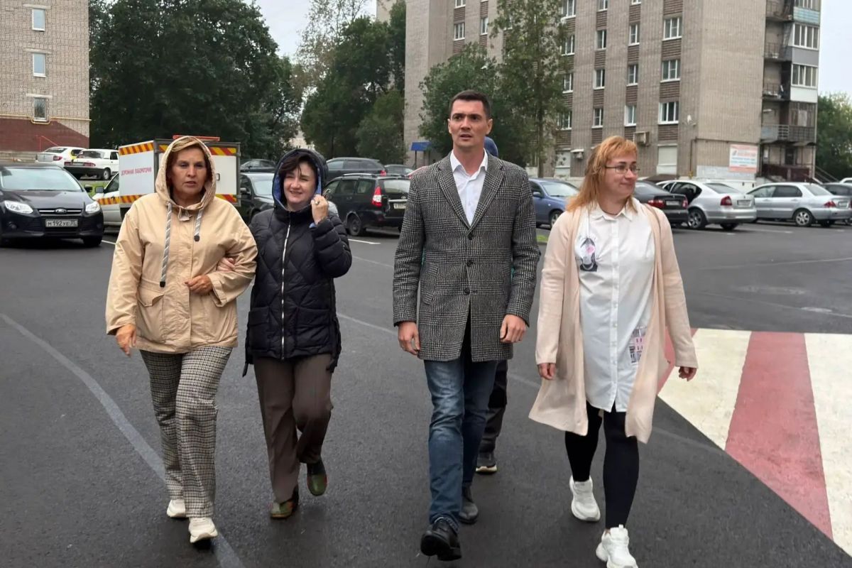 Дворы на улице Краснодонцев стали уютнее и безопаснее