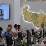 Активисты партии проводят в районах круглые столы по обсуждению реализации Народной программы Единой России и статьи секретаря регионального отделения партии