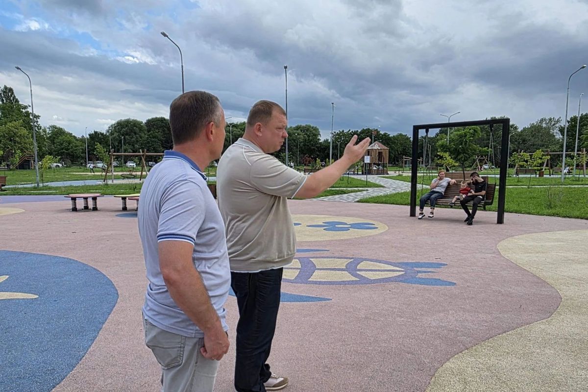 Активисты «Единой России» провели мониторинг спортивных и детских площадок