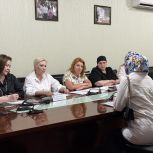 В общественной приемной «Единой России» рассмотрели вопросы участников СВО и их семей в сфере образования