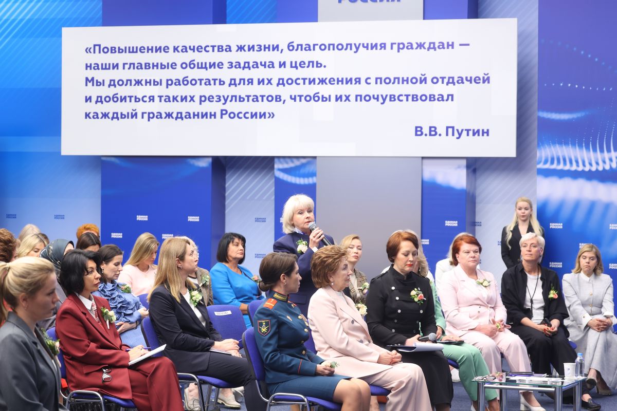 Дмитрий Медведев поддержал предложение по расширению доступа к репродуктивной медицине