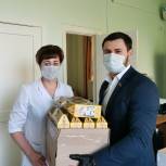 Дети новокубанских медиков получили новогодние подарки