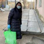 Более ста многодетных и малообеспеченных семей Канавинского района получили продуктовые наборы и игры для детей