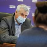 Сергей Носов ответил на вопросы колымчан в региональной приёмной председателя партии «Единая Россия»