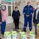 65 сладких подарков - Артем Ашеко поздравил детей Почепского района с предстоящими новогодними праздниками