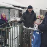 Депутат Госдумы от Кузбасса вручил продуктовый набор труженице тыла