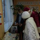 В Рыбинске школьники и детсадовцы дарят новогодние украшения в городские больницы