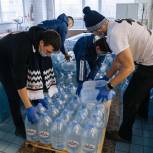 Волонтеры «Единой России» и активисты «Молодой Гвардии» доставили в больницы Москвы 8 тонн бутилированной воды