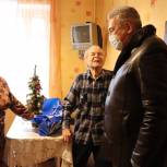 Леонид Черкесов поздравил с Новым годом ветеранов Великой Отечественной