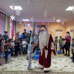 Партийцы устроили новогоднюю сказку для детей с ОВЗ из Махачкалы