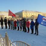 Варненские активисты партии  «Единая Россия» приняли участие в возложении цветов к мемориалу славы в п. Новый Урал