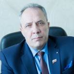 Депутат АКЗС Владимир Репкин оказал помощь семье погорельцев в Ключевском районе