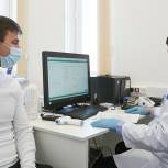 С 21 декабря записаться на вакцинацию от COVID-19 смогут работники транспорта, энергетики, промышленности, а также сотрудники СМИ