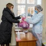 В акции взаимопомощи «#МыВместе» приняли участие депутаты-единороссы