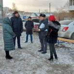 Депутат вместе с жителями оценил качество ремонта двора в Тракторозаводском районе