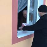 Михайловские молодогвардейцы доставляют жителям района лекарства и продукты