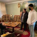 Молодогвардейцы Дагестана навестили жительниц Дербента и Хасавюрта в преддверии Международного дня инвалидов