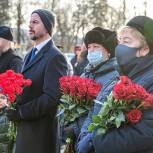 Единороссы почтили память защитников Звенигорода в годы Великой Отечественной войны