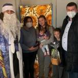 С наступающим Новым Годом Роман Мимонов поздравил многодетные семьи из Карачева