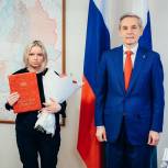 Медсестра инфекционной больницы получила областную награду