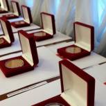 Памятные медали получили двадцать пять волонтеров Калужской области