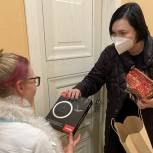 Татьяна Касаева исполнила новогодние желания трех детей области