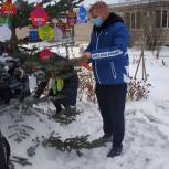 Новогоднее настроение: волонтеры акции «МедПоддЕРжка» устанавливают елки в больницах и дарят подарки пациентам