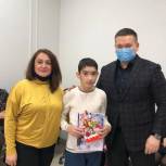 Депутат Андрей Воробьев вручил подарки детям-инвалидам из общественной организации «РАССВЕТ»