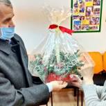 Владимир Шапкин привез подарки к Новому году в Алмазовскую школу-интернат