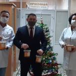 Медикам ковид-госпиталей Уфы передали партию башкирского меда