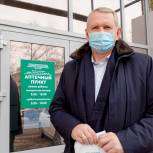 Оренбургский парламентарий доставил лекарства больным коронавирусом