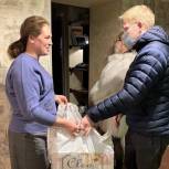 В Сормове единороссы поздравили семьи с детьми и вручили подарки