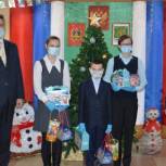 В Гореевке подарки получили дети, оставшиеся без попечения родителей