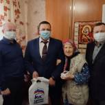 В Красноуфимском районе участнице Великой Отечественной войны передали сотовый телефон