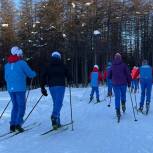 Магаданский депутат приобрел спортивную экипировку для юных лыжников школы олимпийского резерва