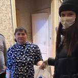 Волонтеры доставили питьевую воду в больницу Гатчинского района Ленинградской области