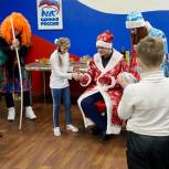 Партийцы провели новогодний карнавал для юных норильчан