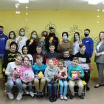 Молодогвардейцы провели благотворительную акцию «Подарок для ангела»