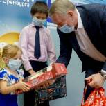 Областные парламентарии запустили новогодний конкурс для детей в Оренбуржье