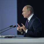 Владимир Путин: Медики делают все, чтобы обеспечить безопасность людей и оказать им помощь, к их работе подключились волонтеры