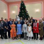Андрей Еремин исполнил мечты детей Кизильского района