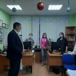 Урайские единороссы поздравили сотрудников телерадиокомпании «Спектр +» с Днём Рождения