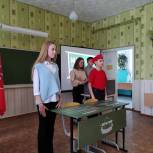 В День Героев Отечества сразу в нескольких школах Муромцевского района появились «Парты Героев»