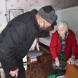 Владимир Колыхалин поздравил ветеранов Великой Отечественной с Новым годом