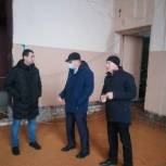 Единороссы Добровского района проверили ход ремонта дома культуры