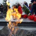 В Курске почтили память погибших воинов в День Неизвестного солдата