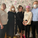 Городские партийцы Ирина Нечаева и Владимир Лещенко навестили подшефную семью